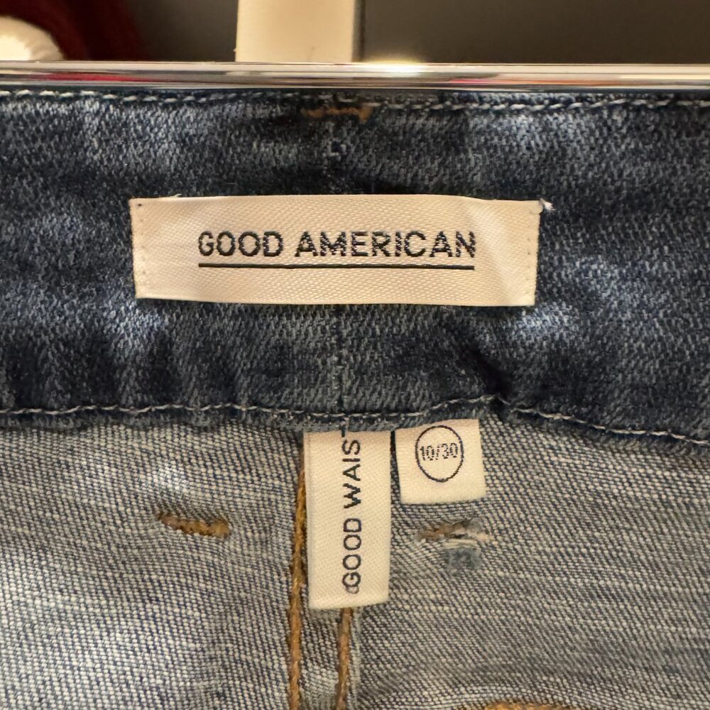 Good American Good Waist Cropped Jeans - Picture 14 of 16